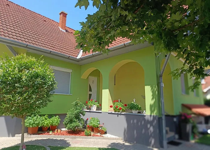 Zoeld Apartmanhaz