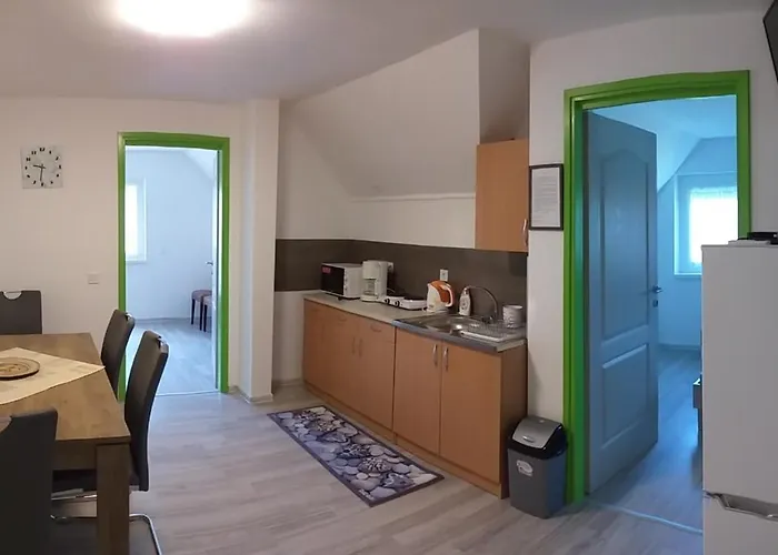 Zoeld Apartmanhaz Apartament Balatonboglár